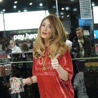 Nicola Roberts signs copies of her debut album 'Cinderella's Eyes' | Picture 88017